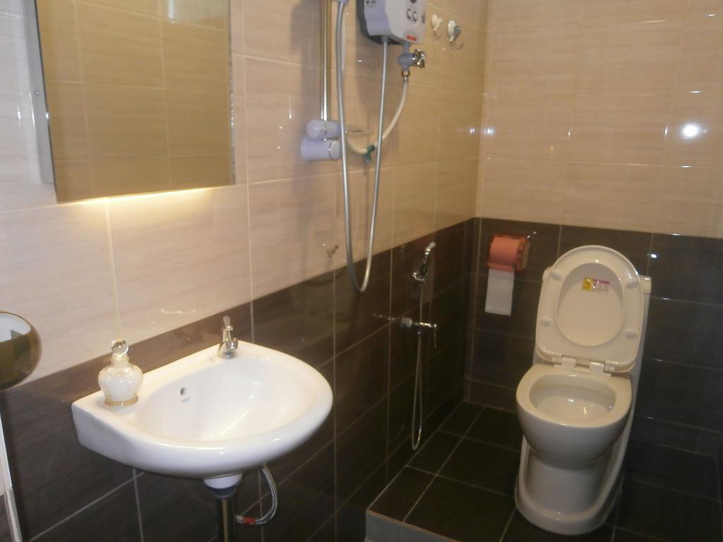 F.M Guesthouse Kampong Darat Tanah Puteh エクステリア 写真